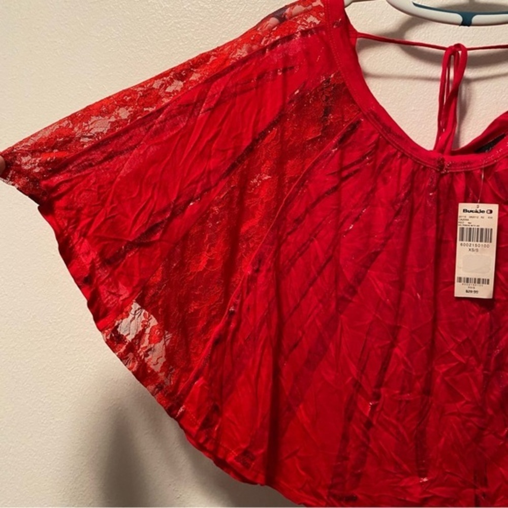 Day Trip Shirt Women’s Size XS Red Top‎ New With Tags Pull Over Short Sleeve - Picture 5 of 7